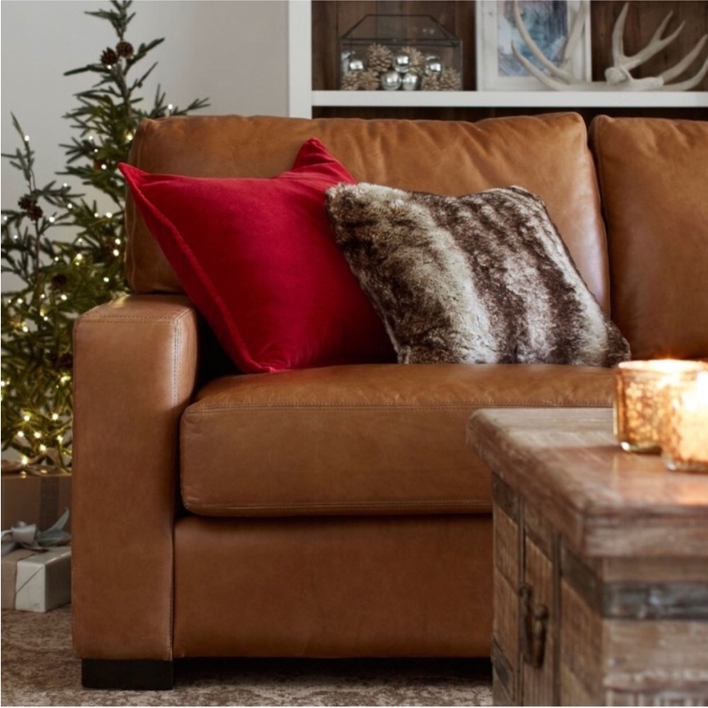 Pottery Barn Set of 2 Faux Fur Ombré
Pillow Covers